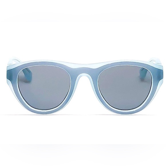 Mykita Maison Martin Margiela Sunglasses MMDUAL003

Translucent blue - Picture 12 of 13